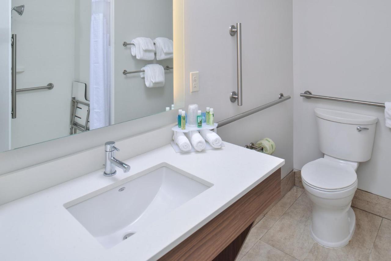 Holiday Inn Express & Suites Farmington Hills - Detroit By Ihg Eksteriør bilde