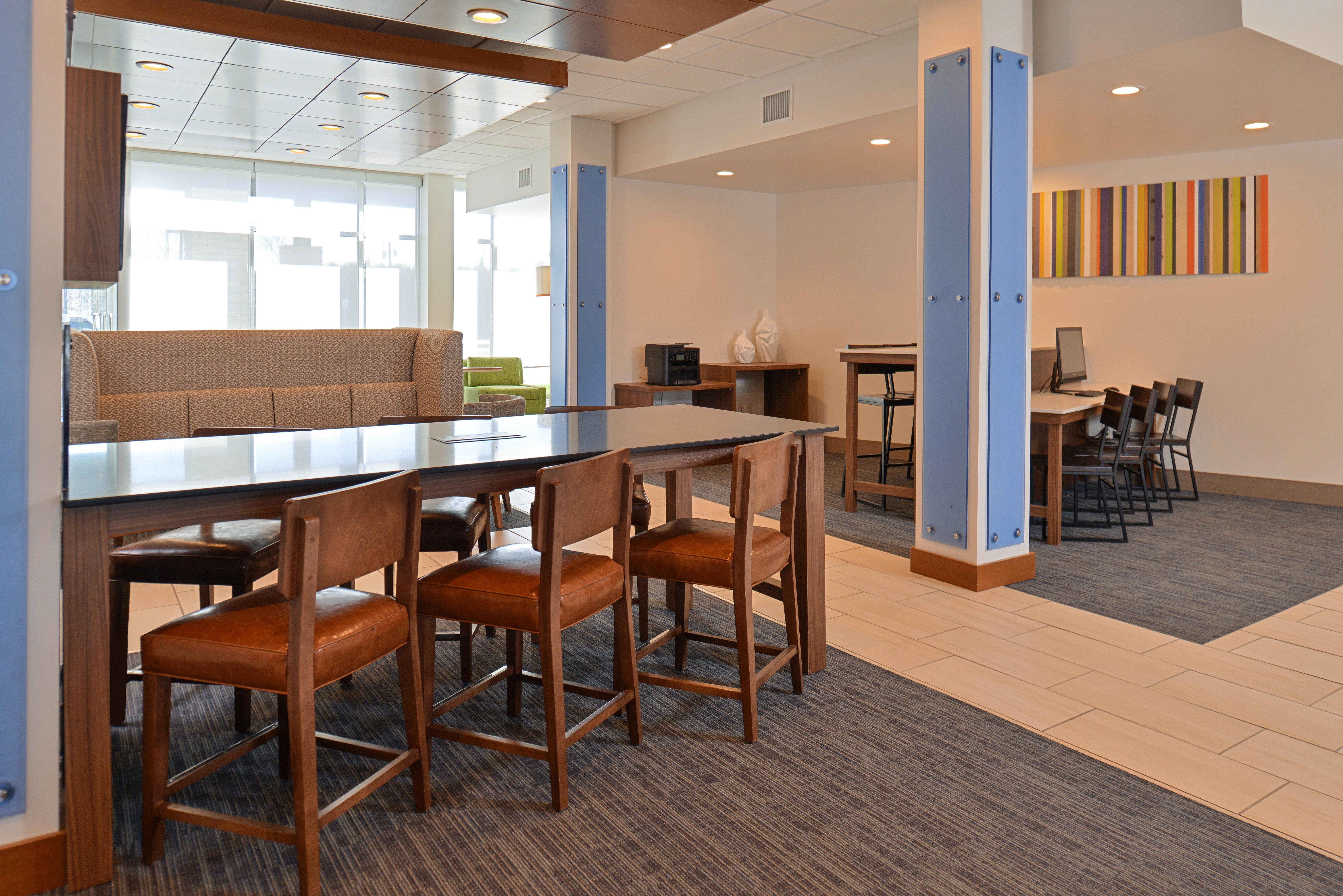 Holiday Inn Express & Suites Farmington Hills - Detroit By Ihg Eksteriør bilde