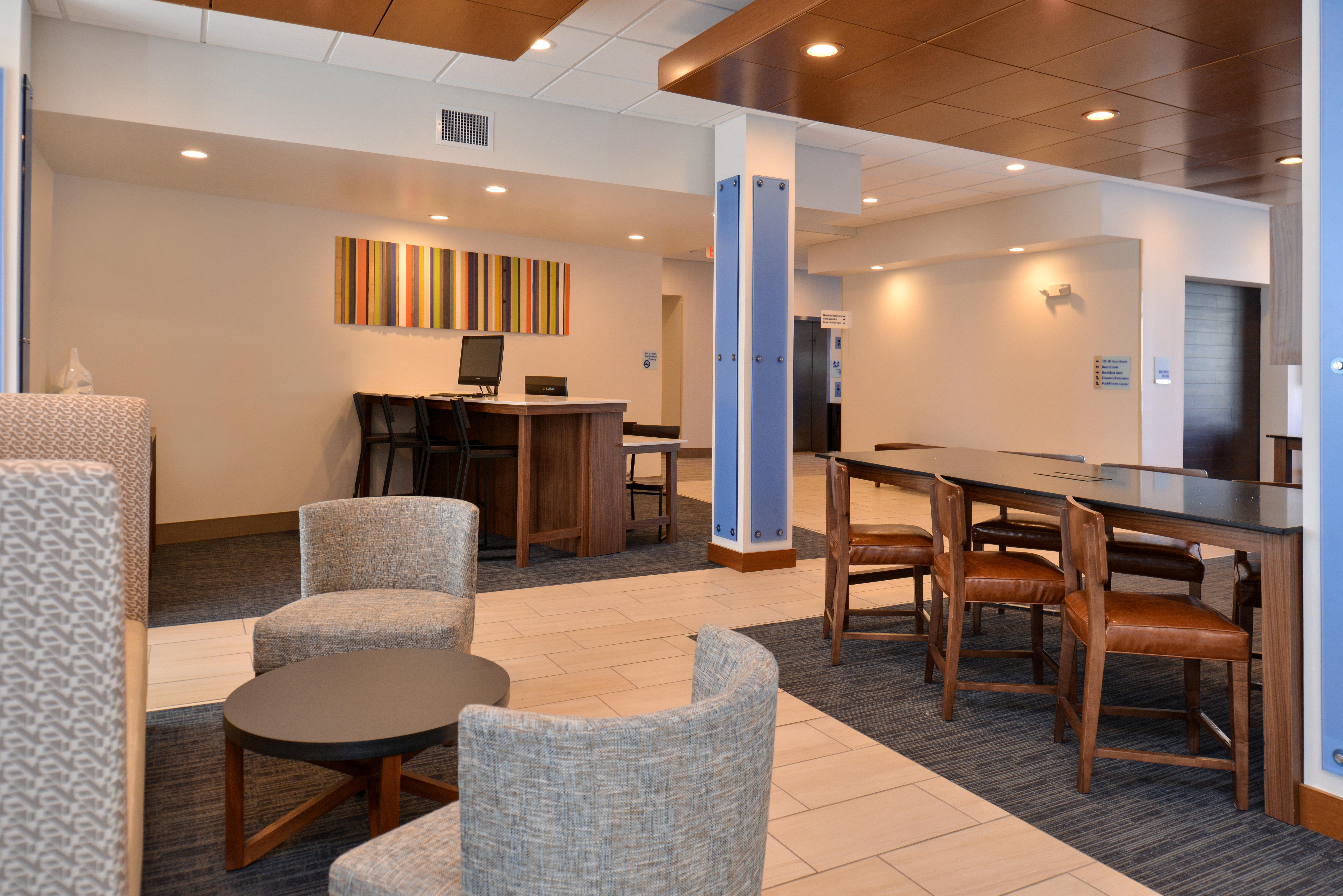 Holiday Inn Express & Suites Farmington Hills - Detroit By Ihg Eksteriør bilde