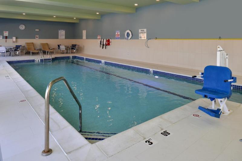 Holiday Inn Express & Suites Farmington Hills - Detroit By Ihg Eksteriør bilde